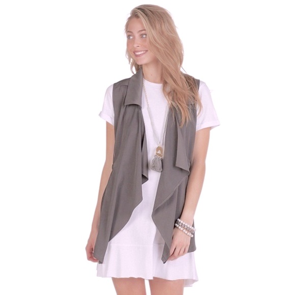 MUD PIE Isabelle Lightweight Charcoal Grey Faux Suede Vest - NWT - Picture 1 of 16